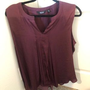 women’s sleeveless top